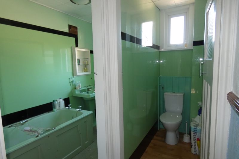 Bathroom /Separate W/C- click for photo gallery